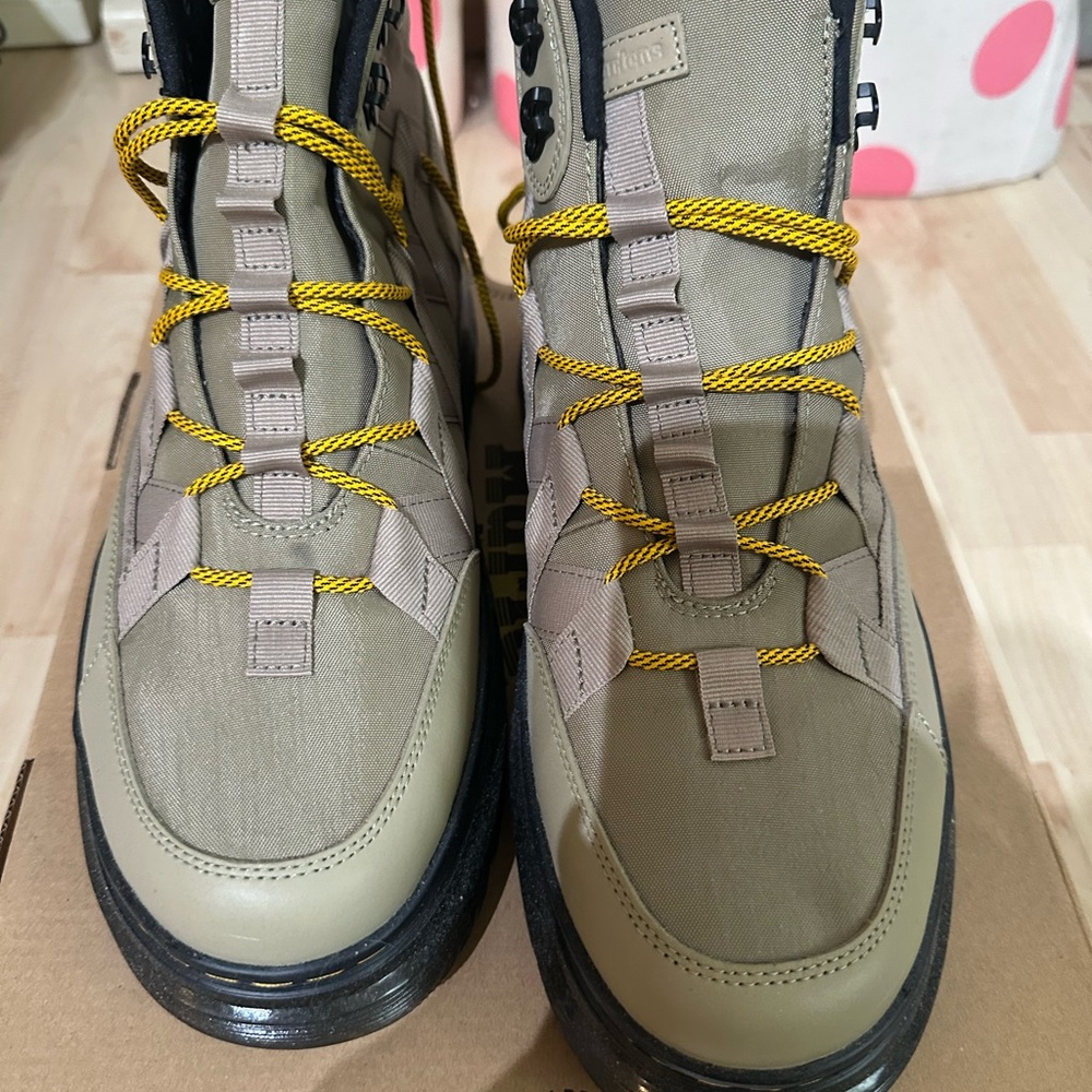 Dr. Martens Boury pale olive Hiking Boots - Picture 2 of 6
